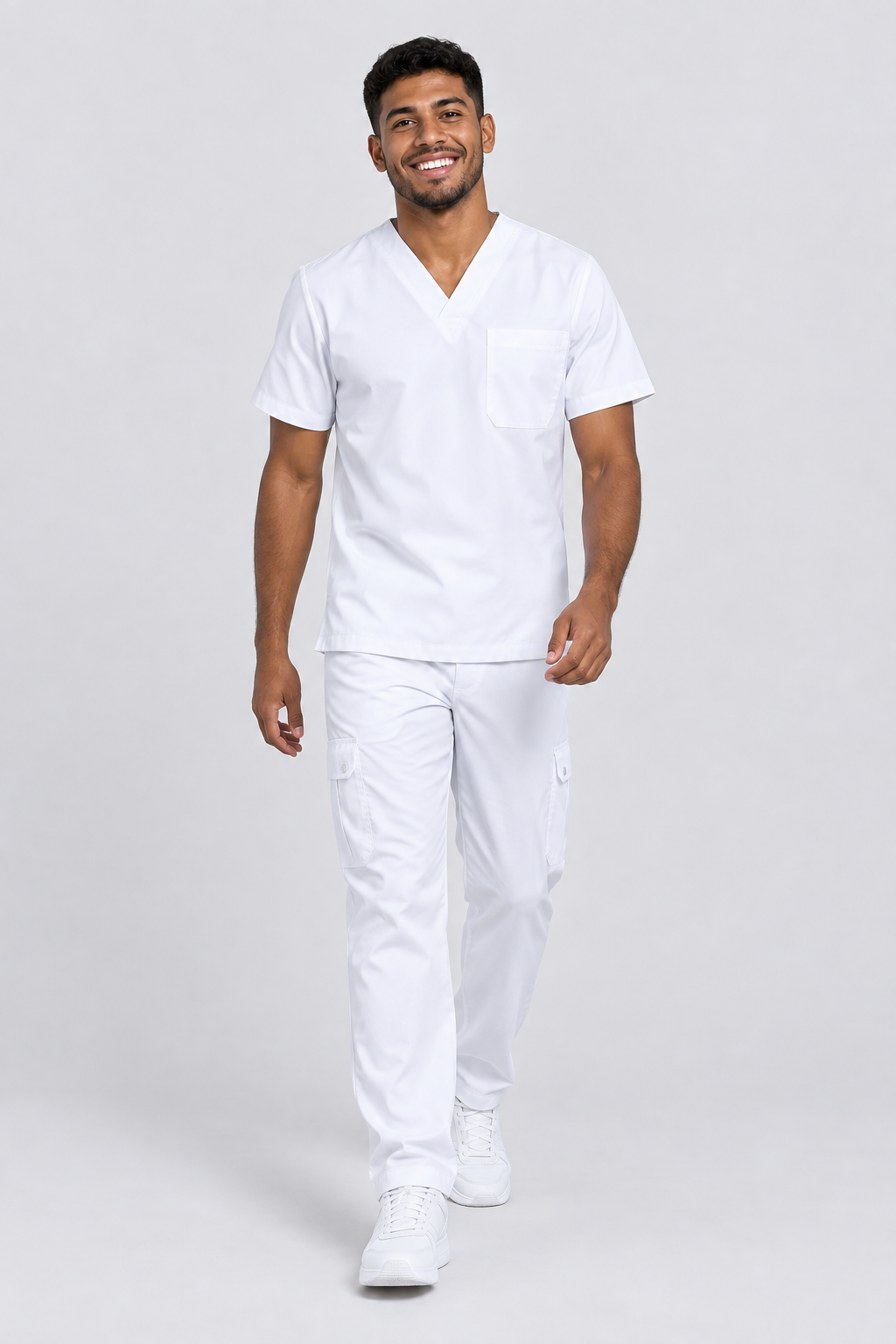 Uniforme blanco moreno - caminando